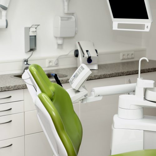 dental-chair-ge36fcd9c5_1920